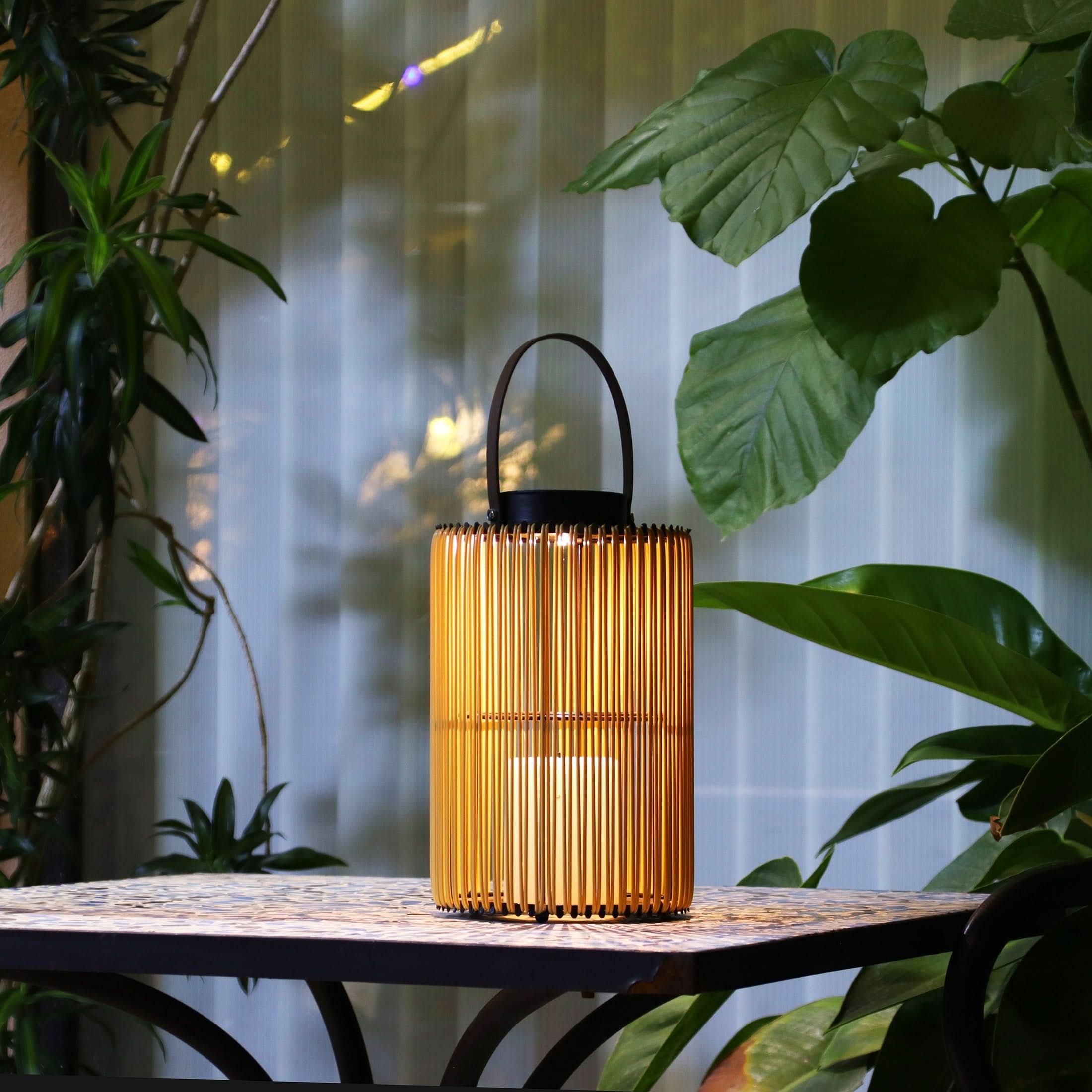 SolaraGlow – Versatile Solar Lantern for Outdoor Spaces