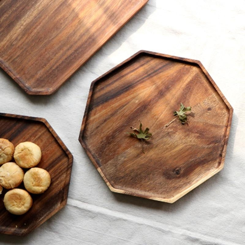 Geometric Wooden Platter – Artisan Crafted Elegance