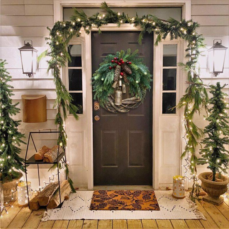 Rustic Holiday Charm Wreath for a Joyful Season