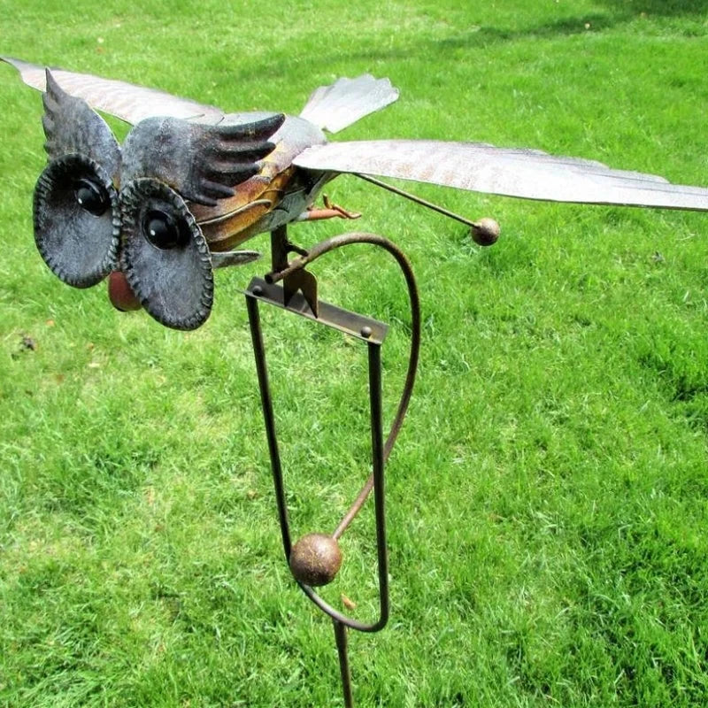 Elegant Eagle Wind Sculpture for Outdoor Spaces