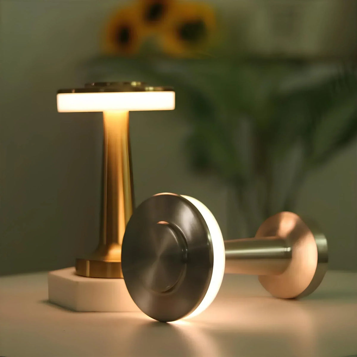 Vintage Style Cordless Table Lamp - Retro Design