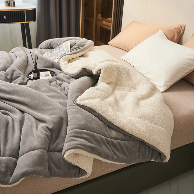Cozy Haven – Plush Fleece Blanket for Ultimate Comfort