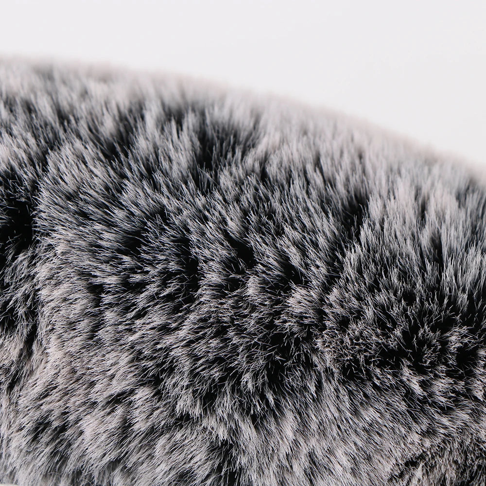 Fuzzy Comfort Steering Wheel Wrap – 15-Inch Winter Cozy Cover