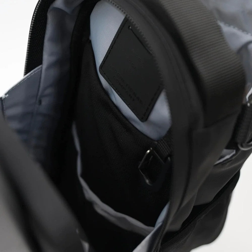 Versatile Magnetic Hydration Carrier for Active Lifestyles