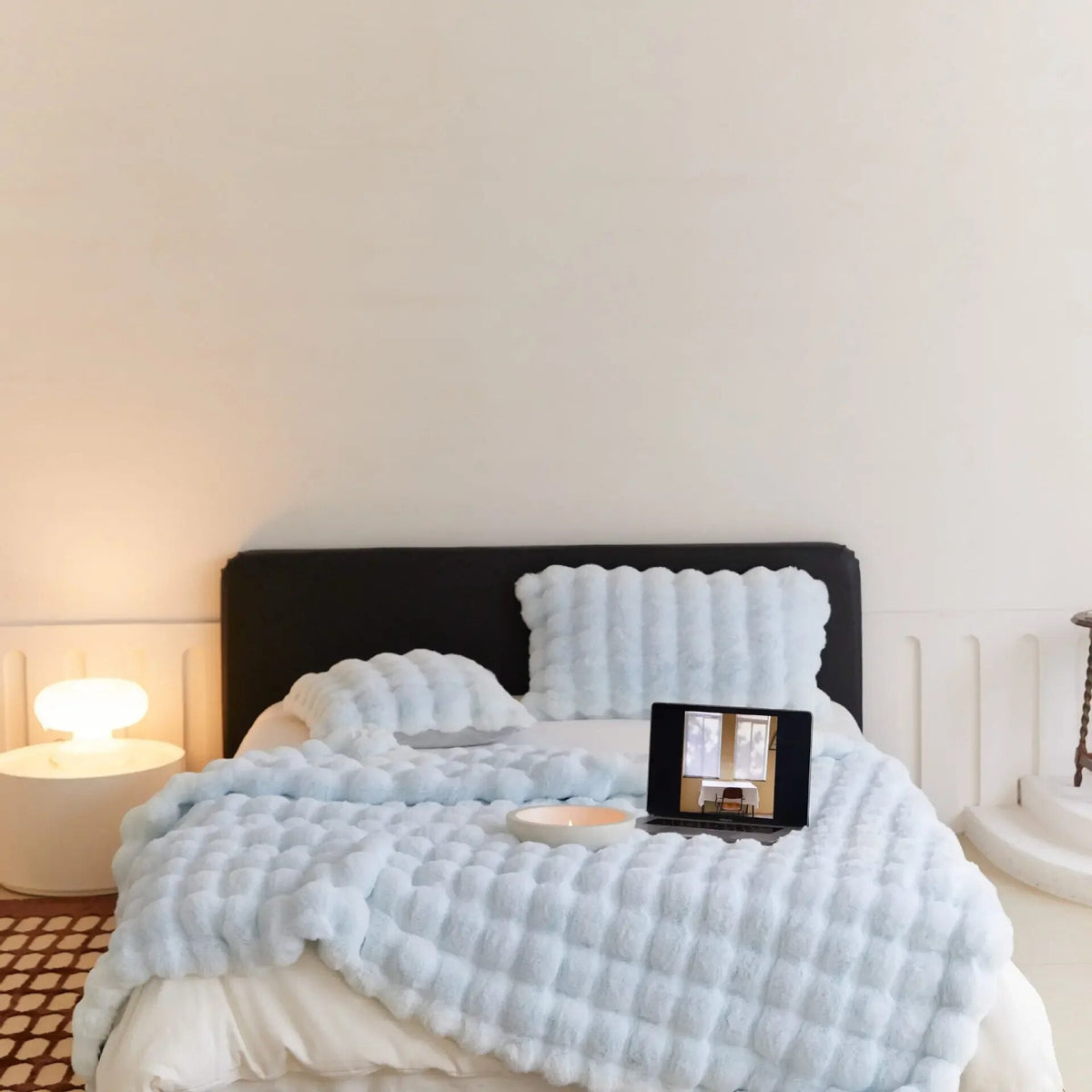 Cozy Blanket That Everyone Loves - Soft and Warm
