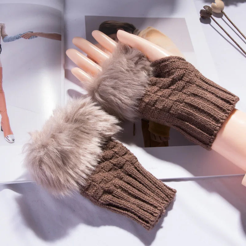 Chic Fingerless Winter Gloves with Faux Fur Trim