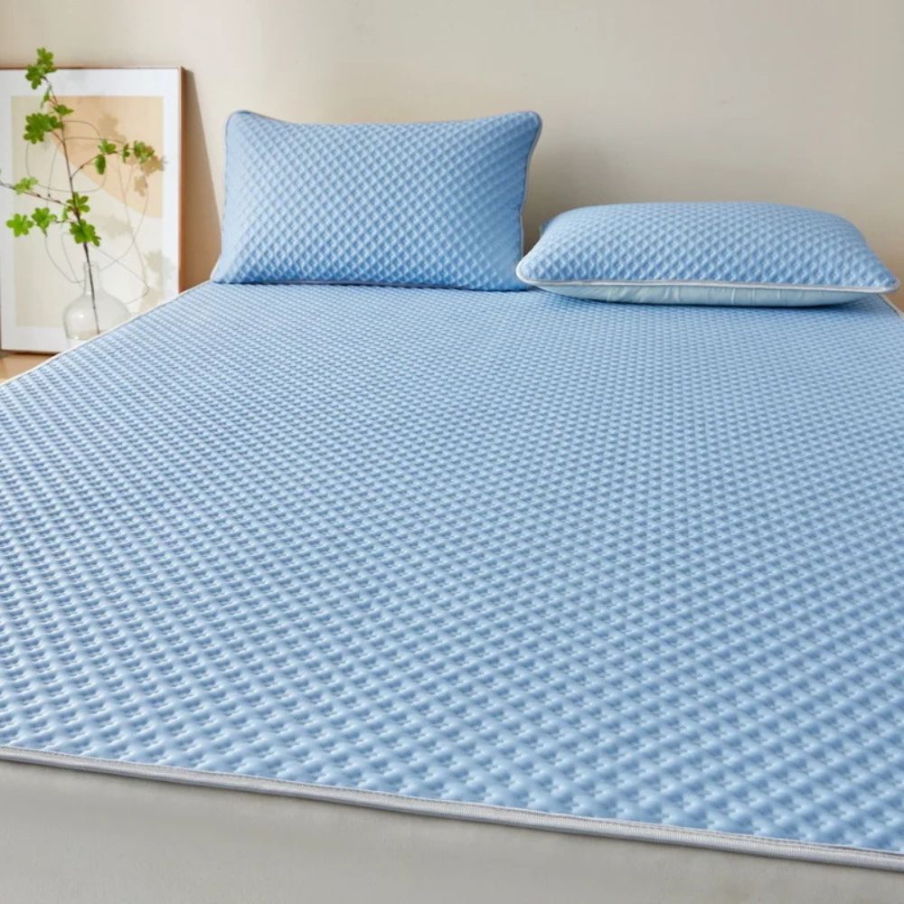 Breezy Comfort Bedding Set for Summer Nights
