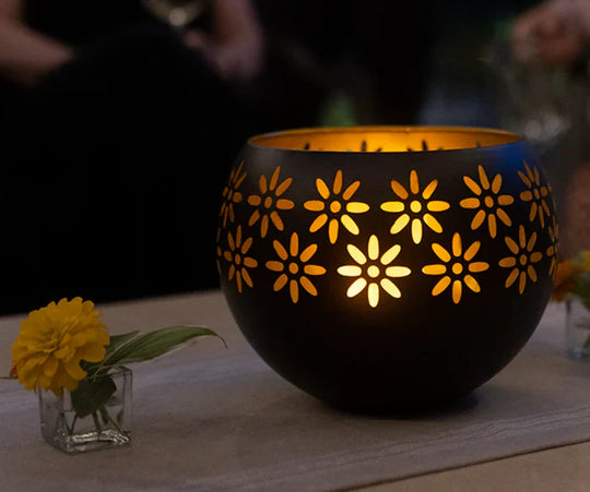Diffuser Lamp with Flower Design – Scented Candle Holder