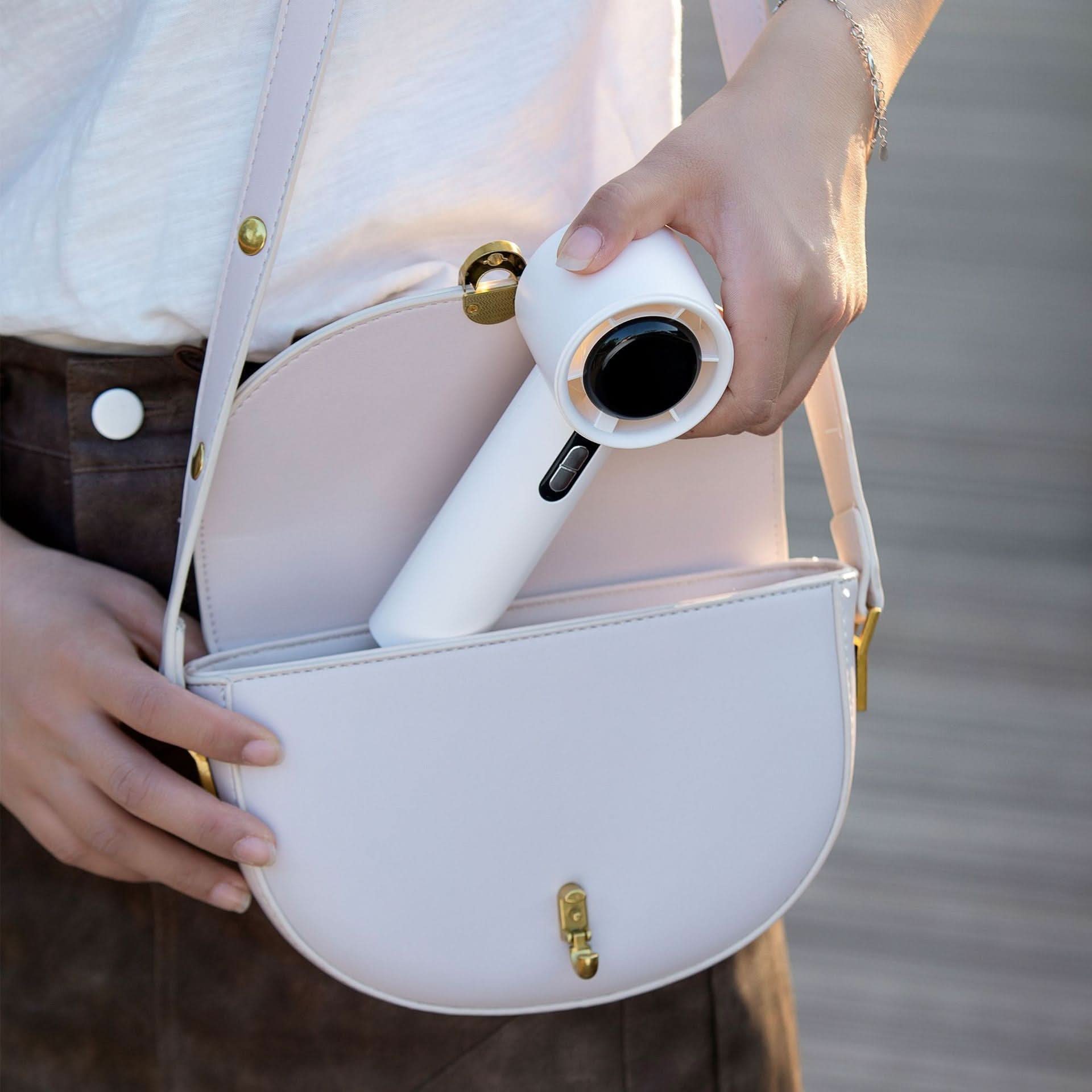 BreezeMate – Portable USB Rechargeable Handheld Fan