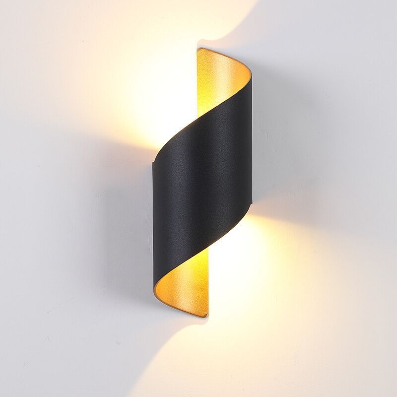Twisted Design LED Wall Light – Contemporary Spiral Fixture
