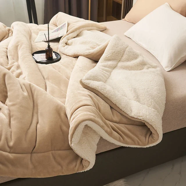 Cozy Haven – Plush Fleece Blanket for Ultimate Comfort
