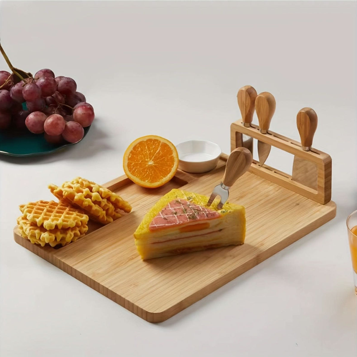 EcoServe – Versatile Bamboo Board for Cutting and Entertaining