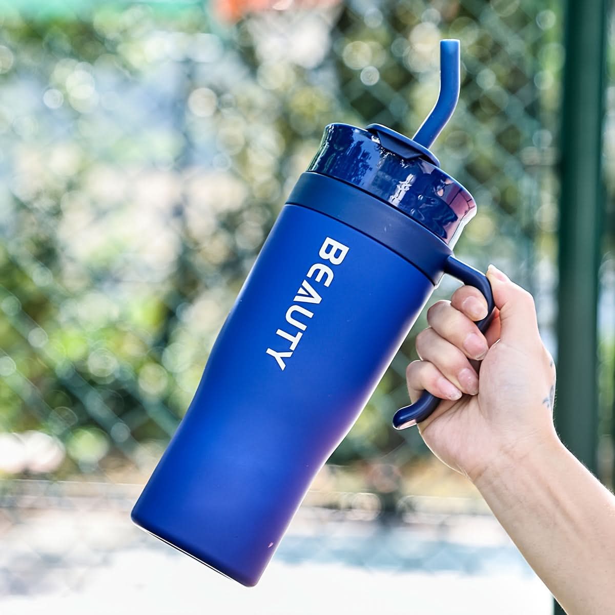 HydroMate – Extra-Large Straw Tumbler for On-the-Go Hydration