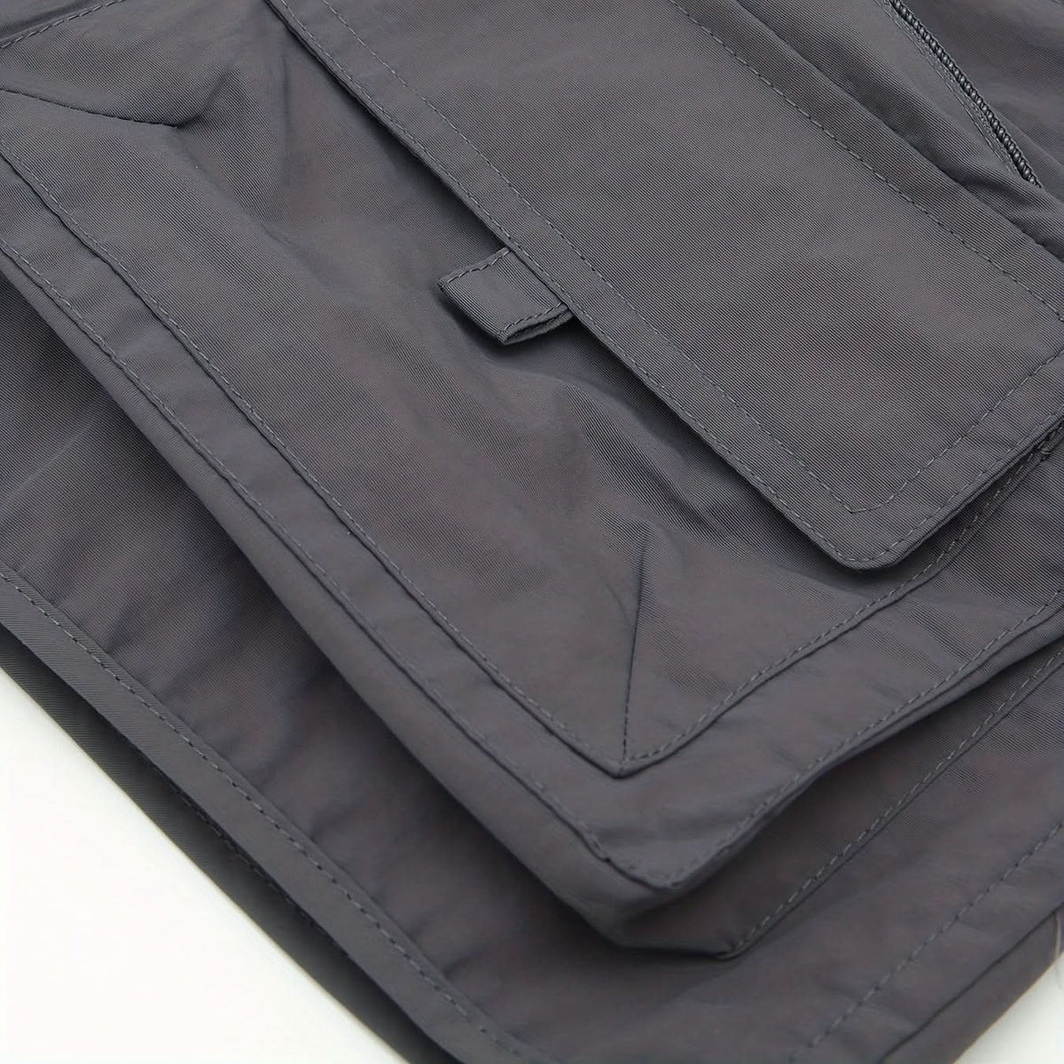 ExplorerPro – Versatile Outdoor Vest with Secure Zippered Pockets
