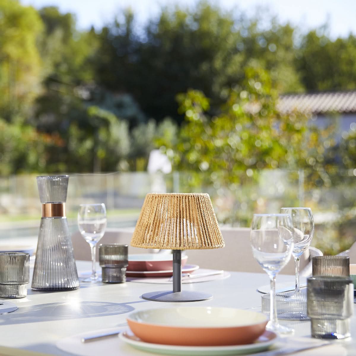 LumiGlow – Versatile LED Table Lamp for Cozy Environments