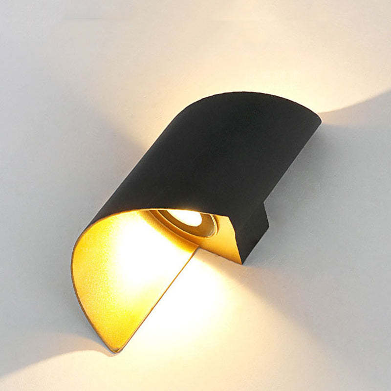 Twisted Design LED Wall Light – Contemporary Spiral Fixture