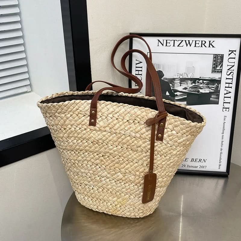 Coastal Chic – Stylish Woven Straw Tote for Summer Adventures