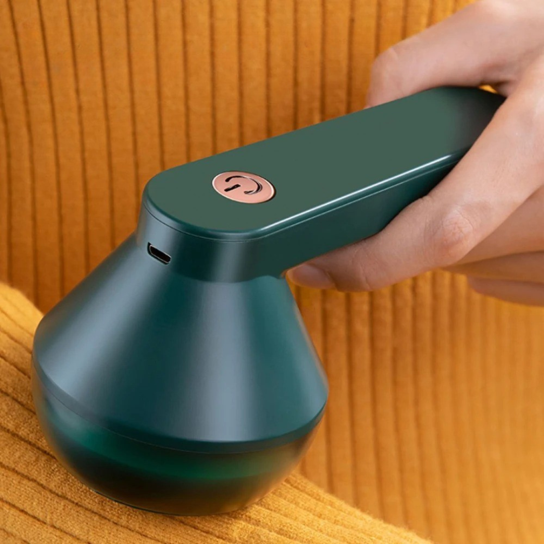Cordless Fabric Shaver for Effortless Lint Removal