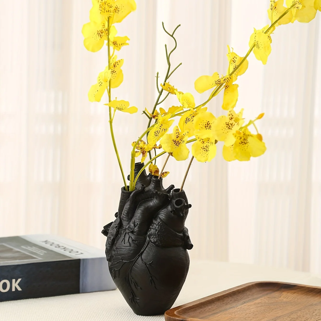 Heart-Shaped Resin Vase for Stunning Floral Displays