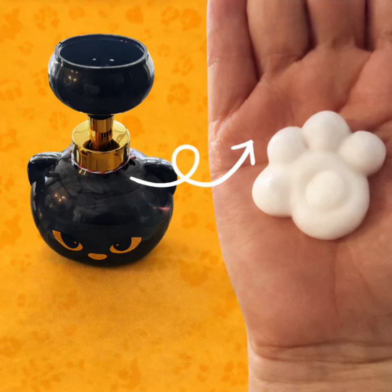 Touchless Foaming Soap Dispenser with Clever Bear Design