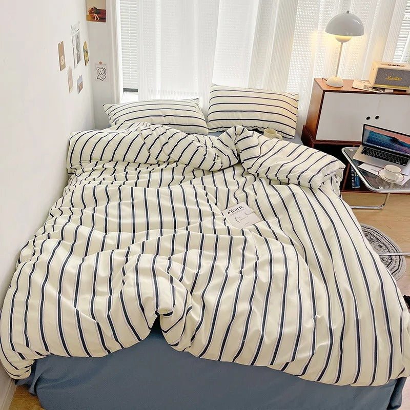 Luxurious Striped Polyester Bedding Set with Pillowcases