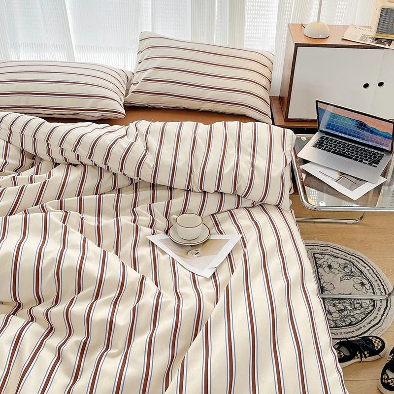 Luxurious Striped Polyester Bedding Set with Pillowcases