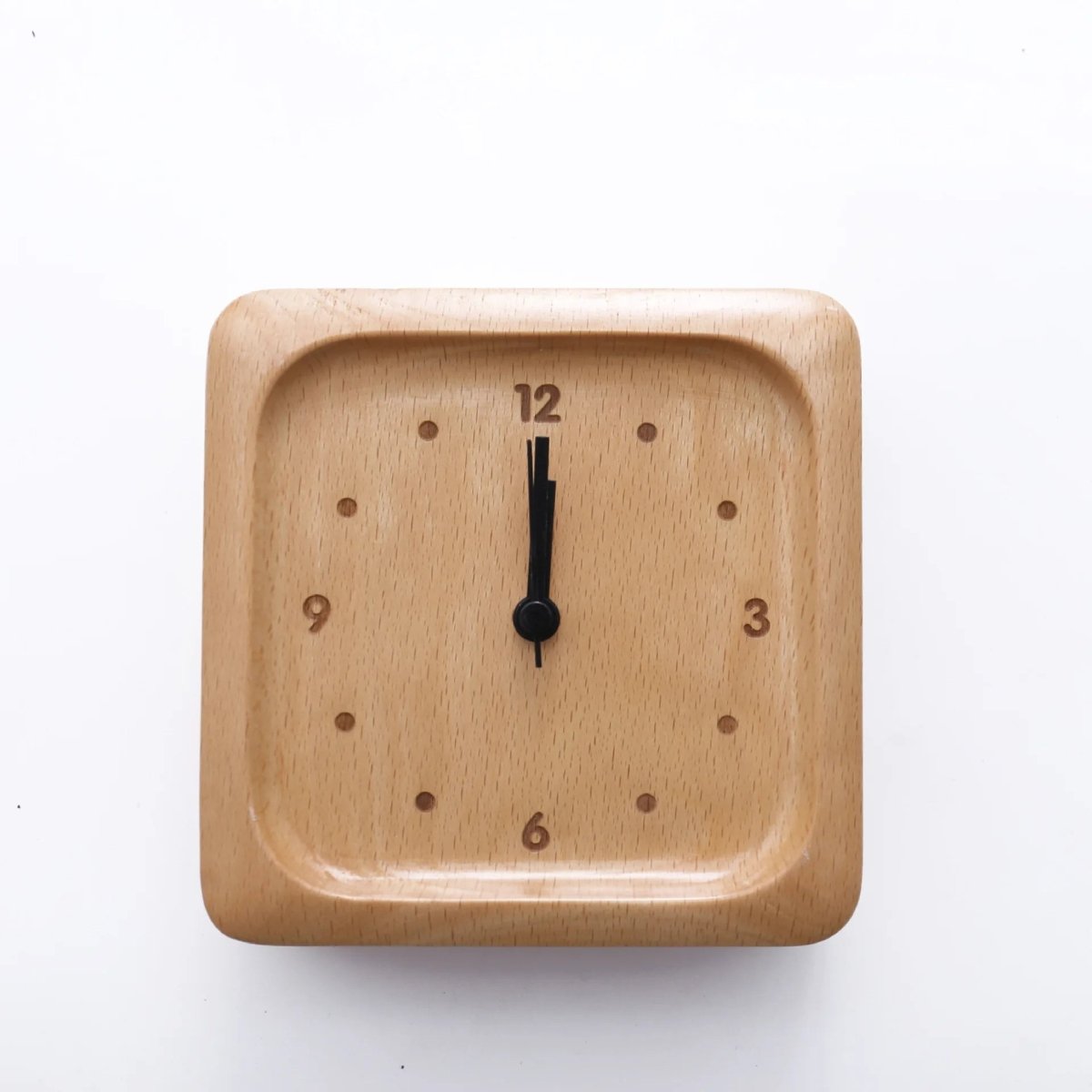 Elegant Silent Alarm Clock for Modern Spaces