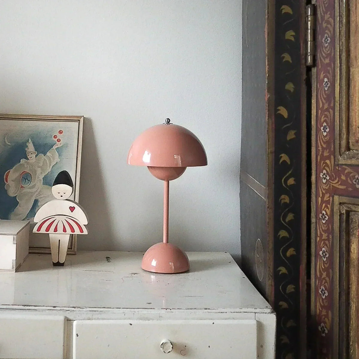 Stylish Table Lamps for Modern Interiors - Elegant Lighting