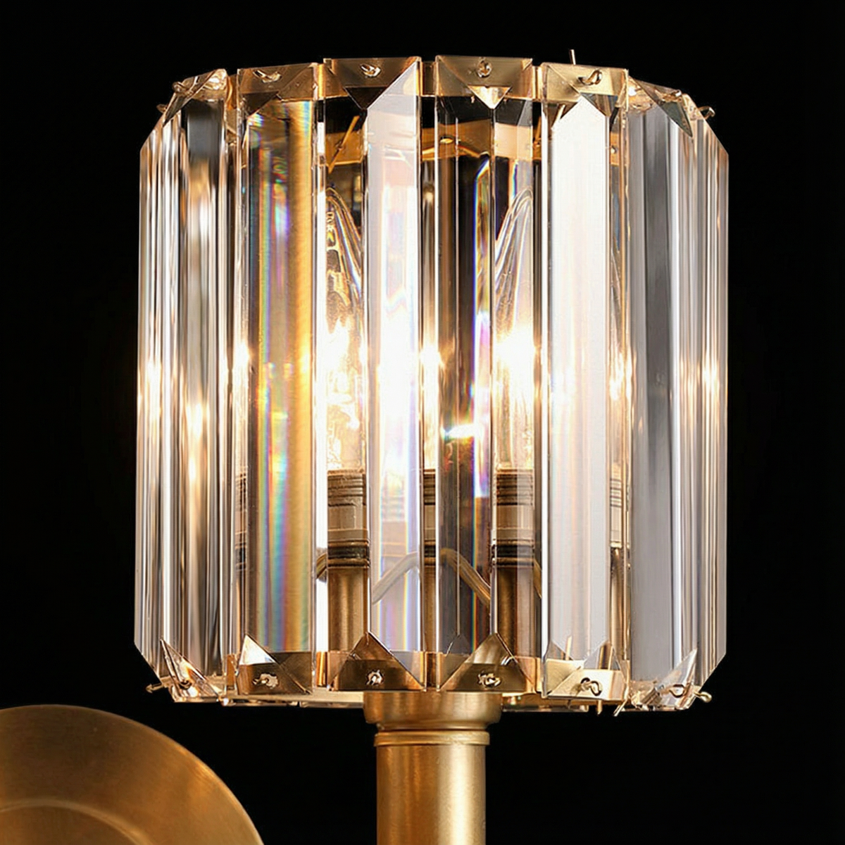 Chic Brass Wall Light with Crystal Detail for Indoor Spaces