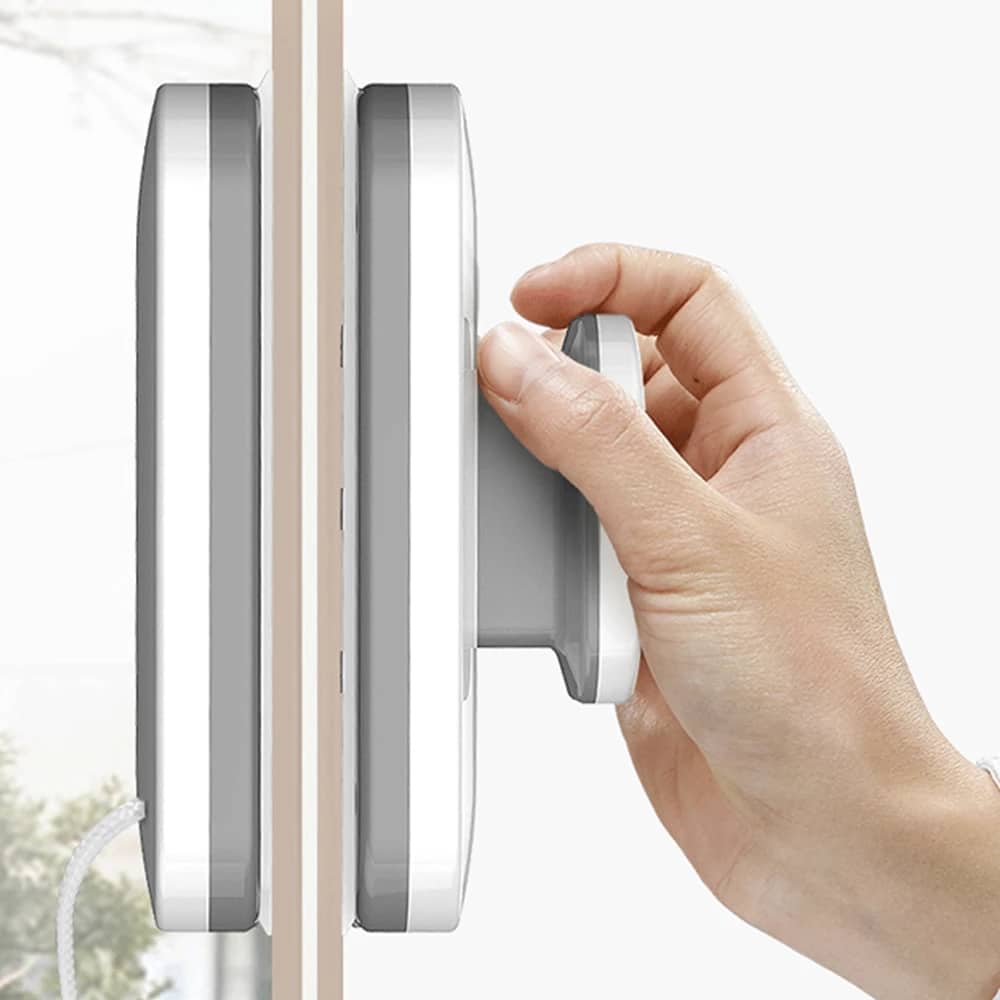 Dual-Sided Magnetic Window Cleaning Wizard