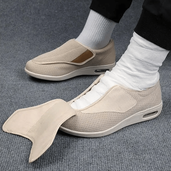 Equilibrium Comfort Footwear for Natural Movement