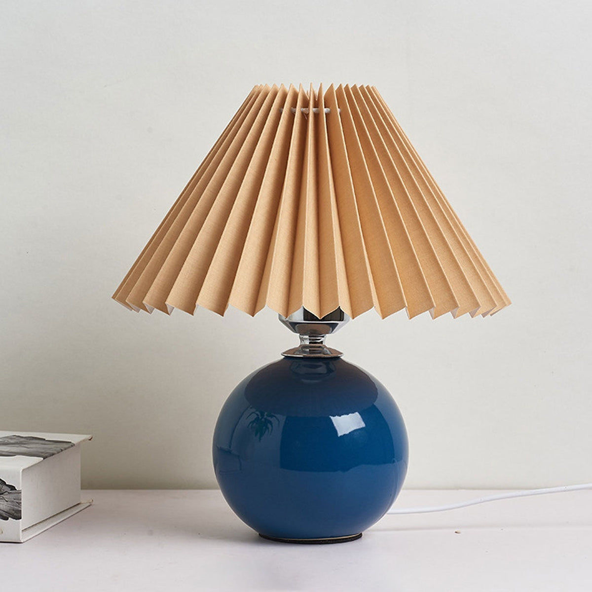 Sleek Ceramic Table Lamp for Contemporary Spaces