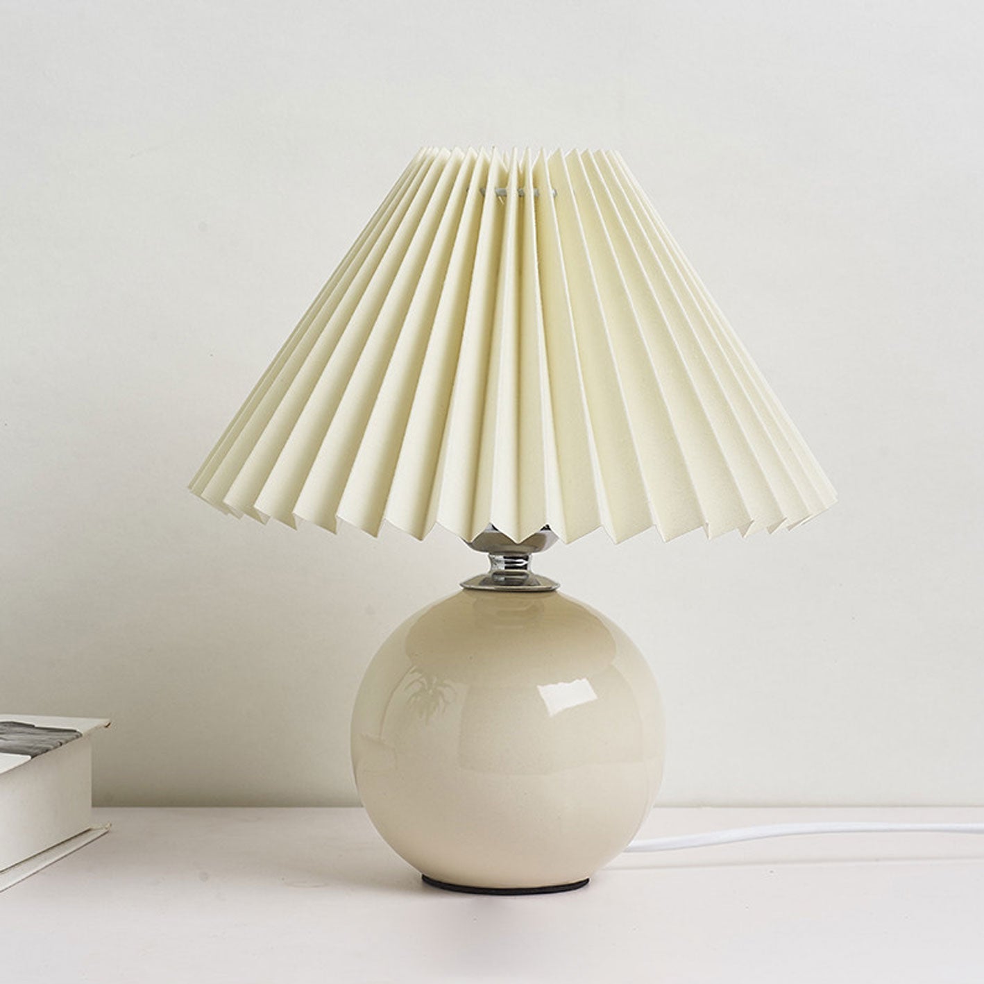 Sleek Ceramic Table Lamp for Contemporary Spaces
