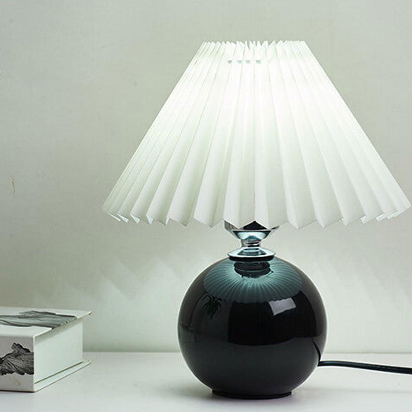 Sleek Ceramic Table Lamp for Contemporary Spaces