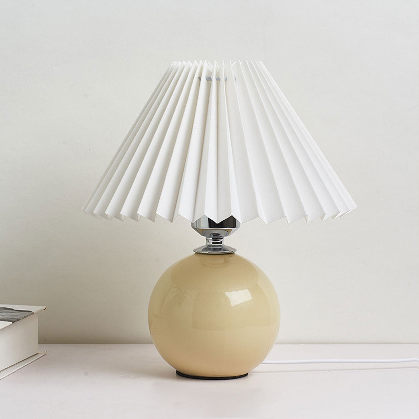 Sleek Ceramic Table Lamp for Contemporary Spaces