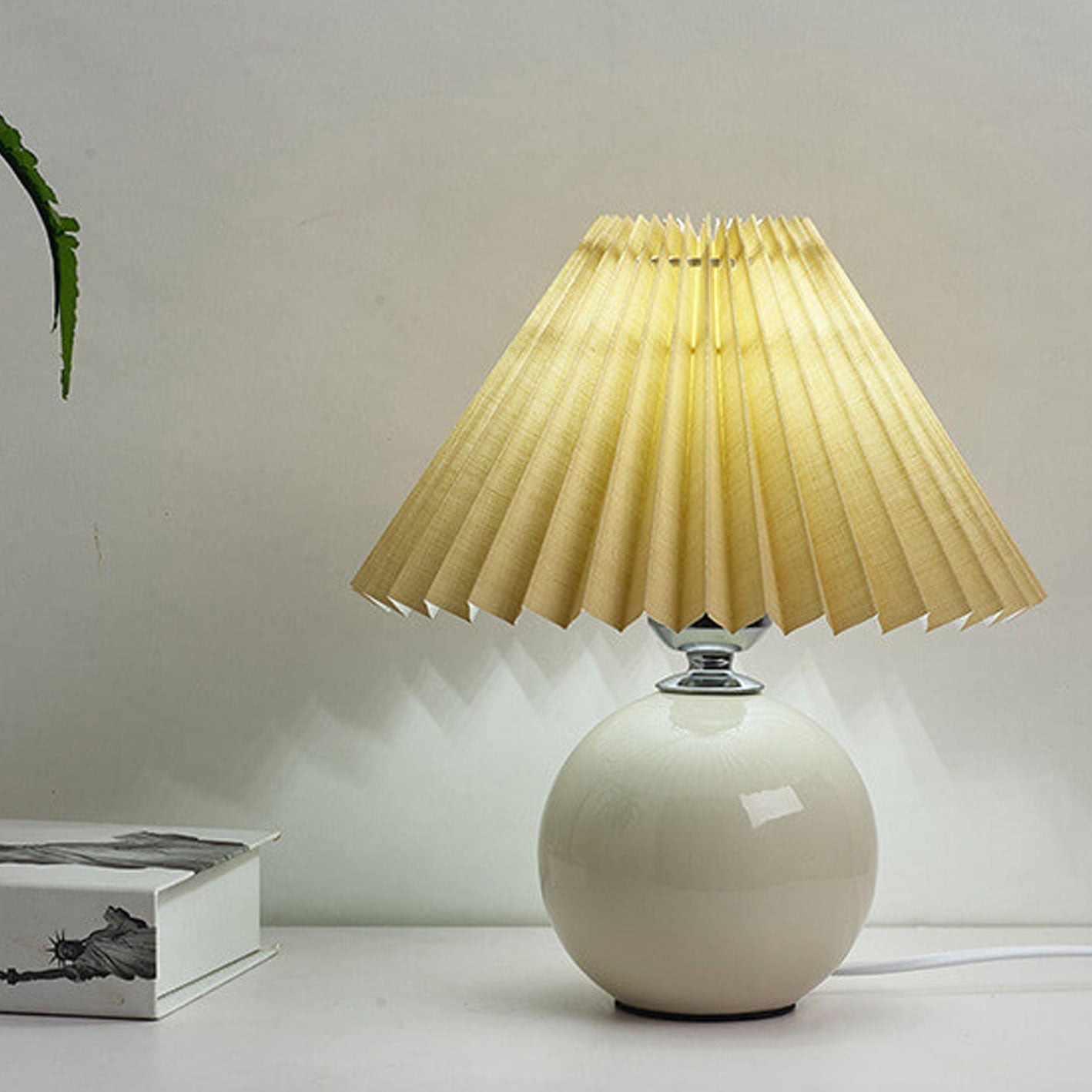Sleek Ceramic Table Lamp for Contemporary Spaces