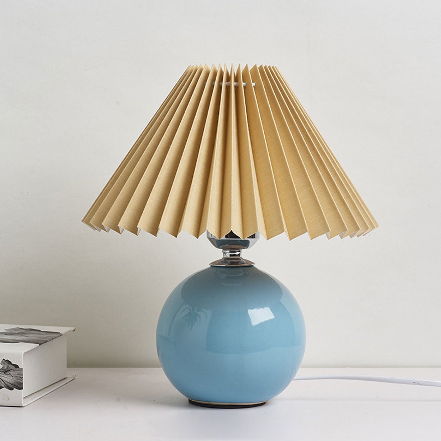 Sleek Ceramic Table Lamp for Contemporary Spaces
