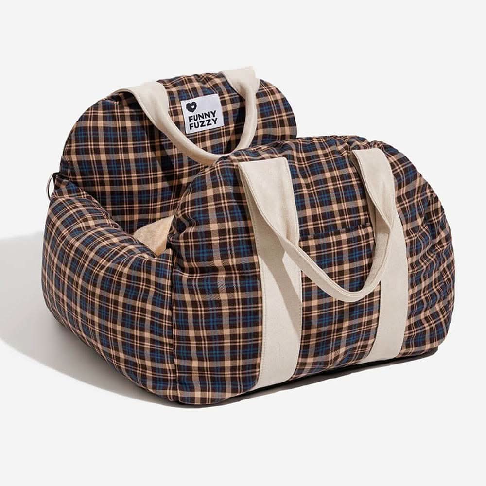 TravelBuddy - Adjustable Dog Seat Bed with Secure Straps for Ultimate Comfort
