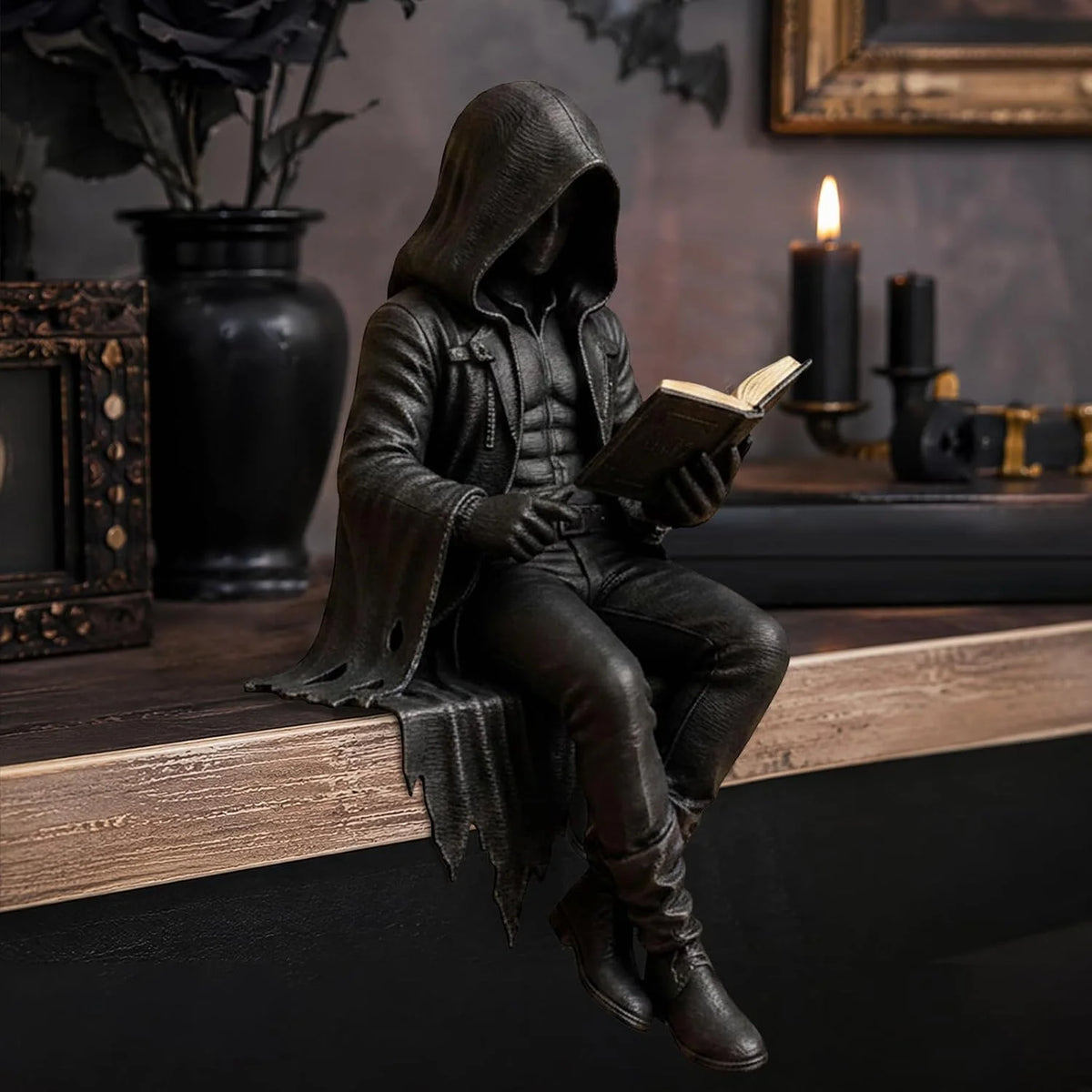 Bookshelf Figurine Hooded Reader Resin Compact