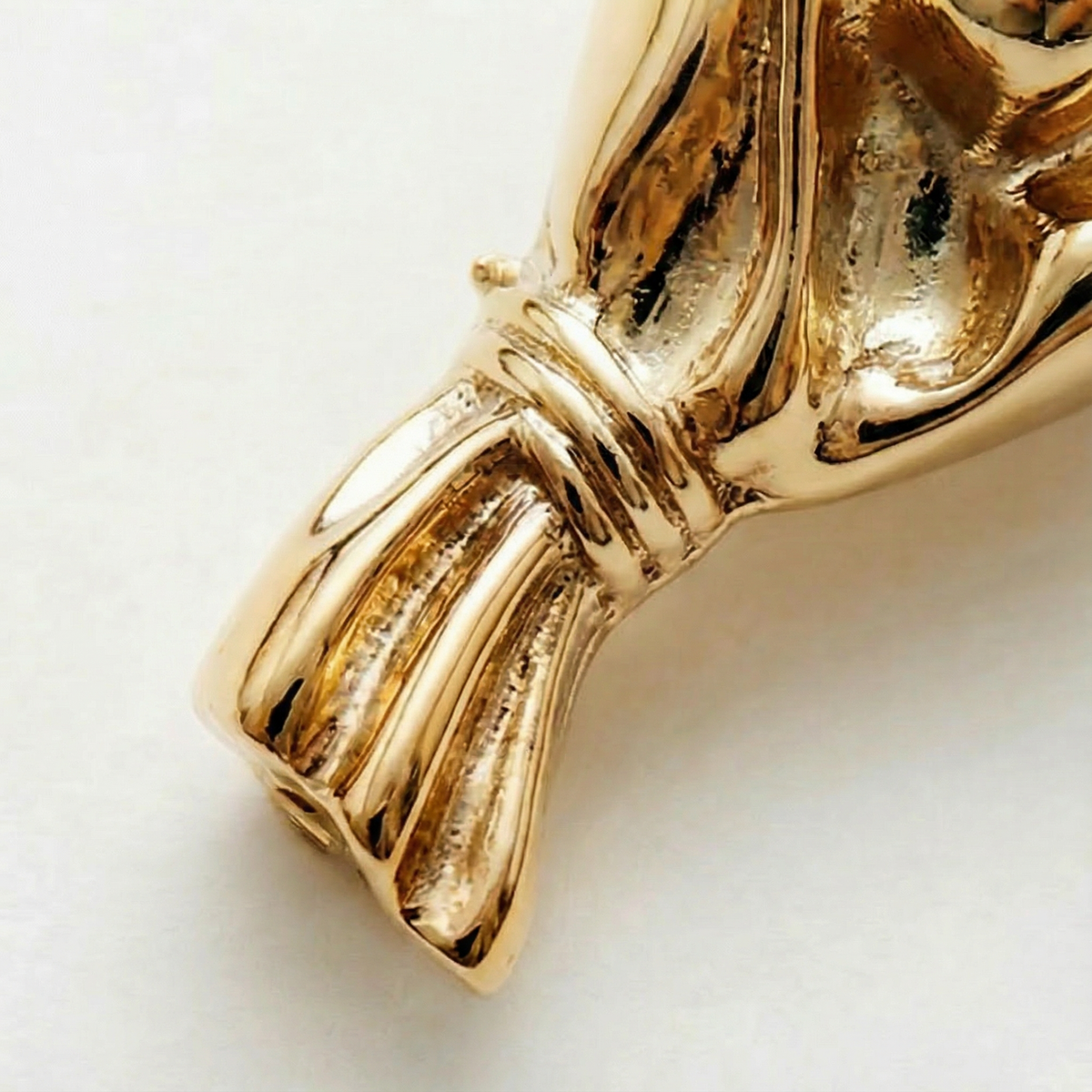 Brooch Mini Vase Opening Polished Alloy & Fabric Friendly