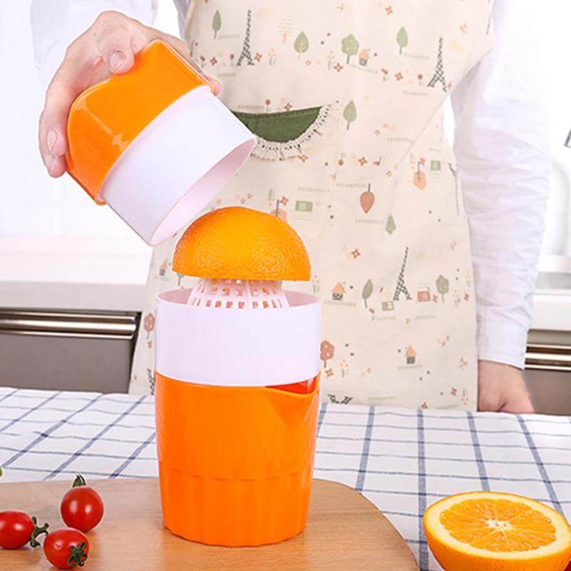 Citrus Juicer BPA-Free Integrated Strainer 10.1 Fl Oz Container