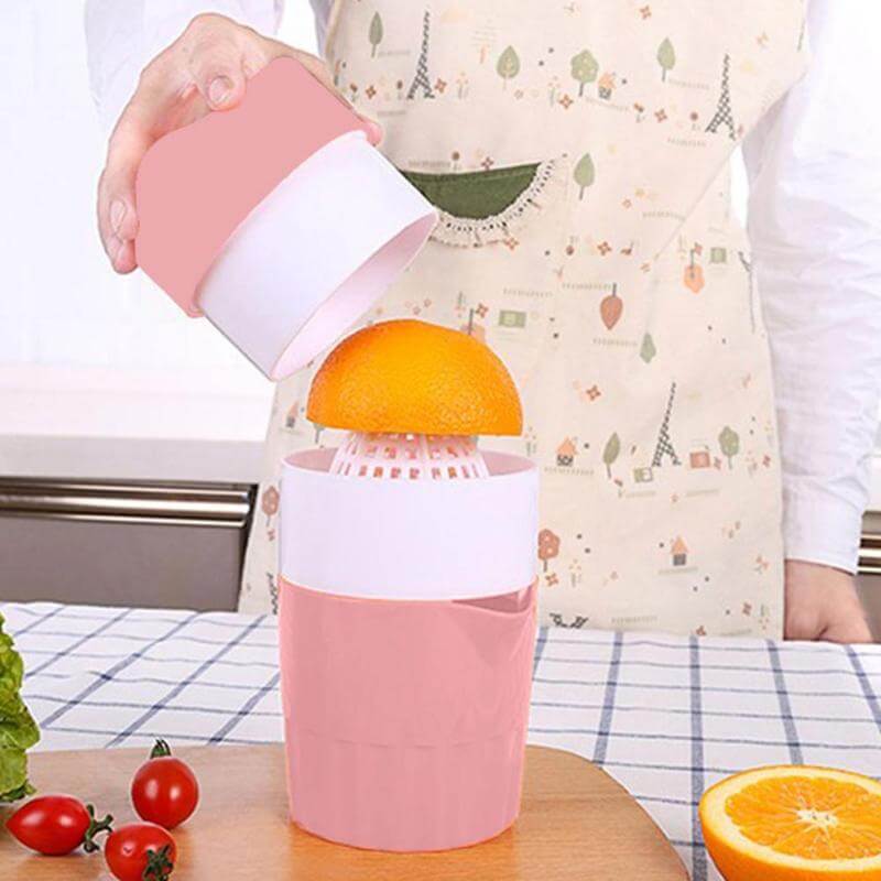 Citrus Juicer BPA-Free Integrated Strainer 10.1 Fl Oz Container