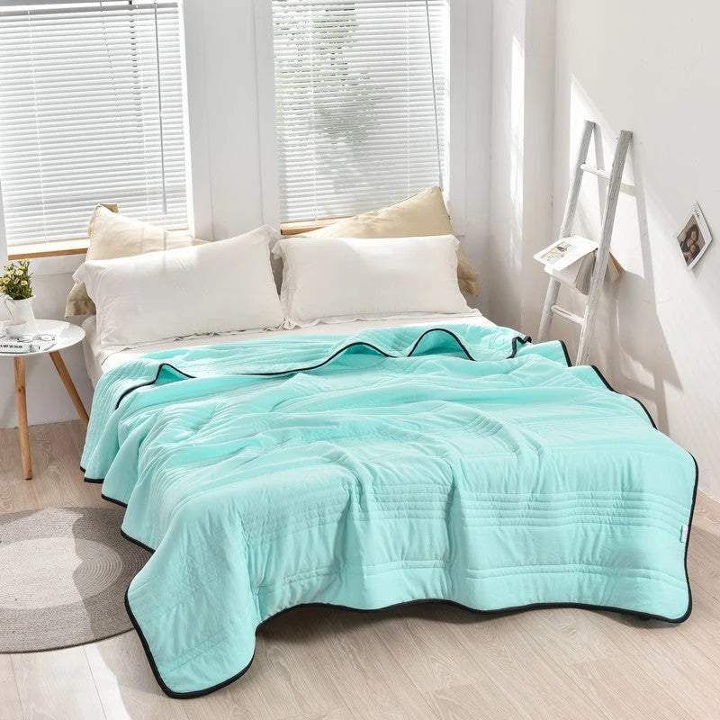 Cooling Blanket Moisture-Wicking Breathable & Hypoallergenic
