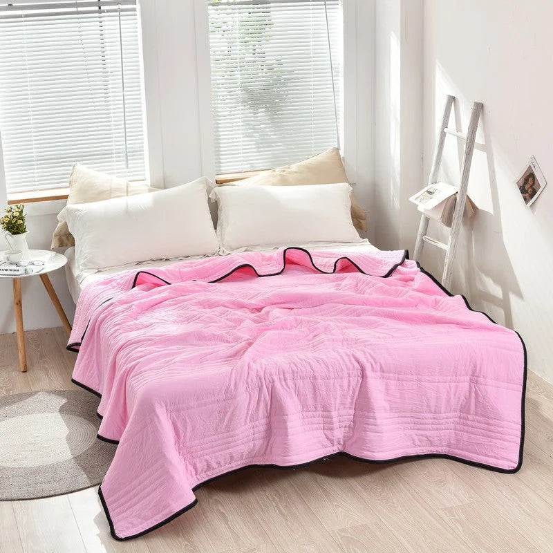 Cooling Blanket Moisture-Wicking Breathable & Hypoallergenic