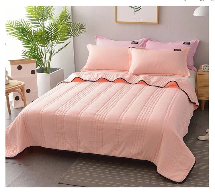 Cooling Blanket Moisture-Wicking Breathable & Hypoallergenic