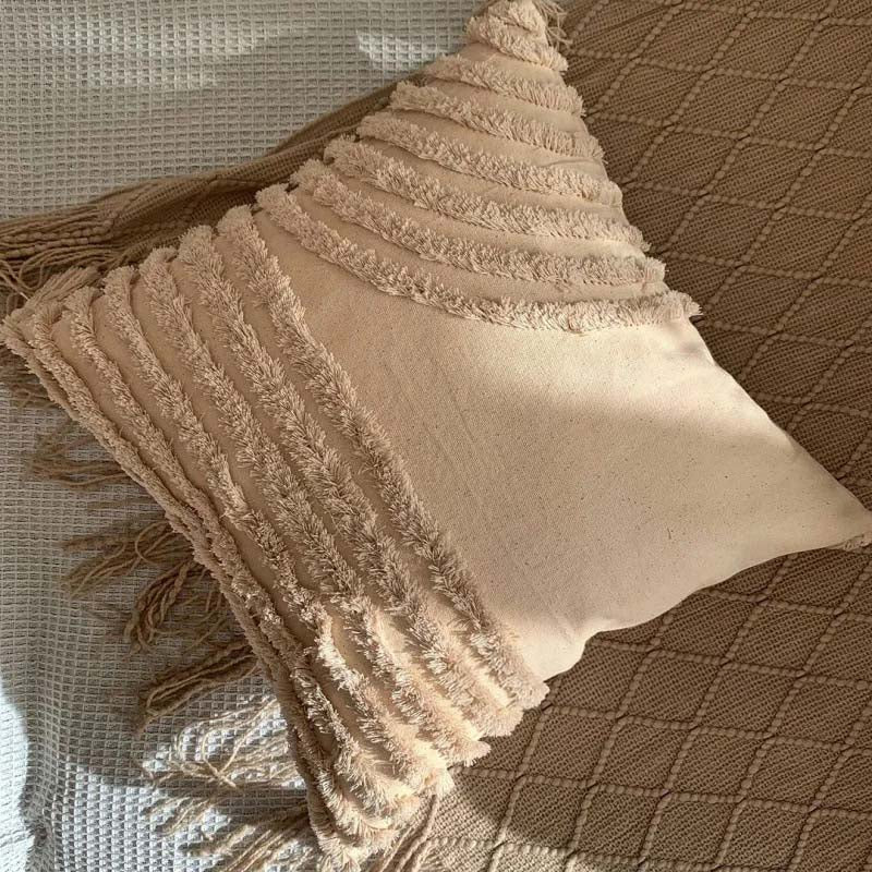 Decorative Cushion Handwoven & Tufted 45 x 45 Cm