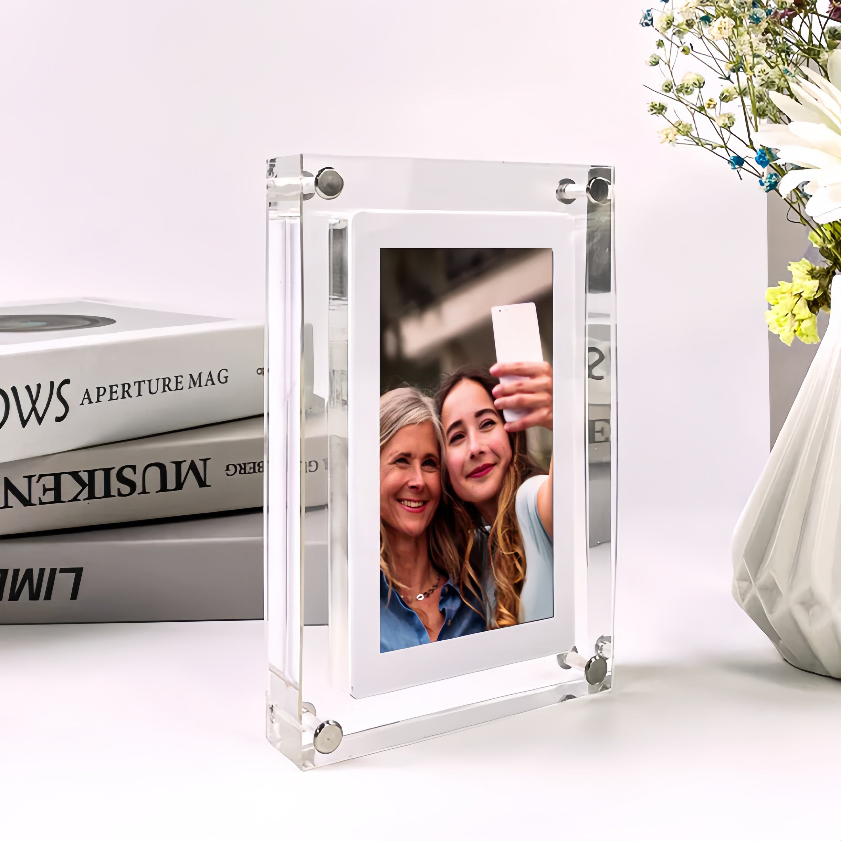 Digital Photo Frame 7 Inch HD USB-C & Wireless
