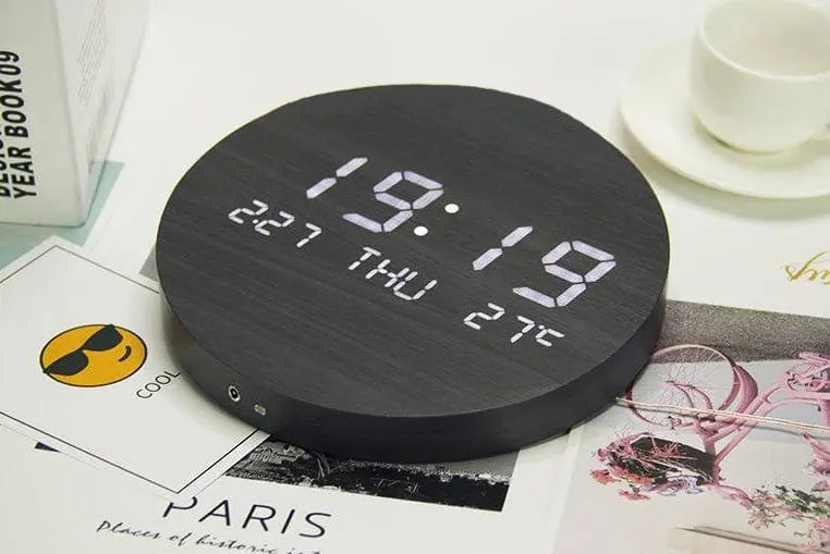 Digital Wall Clock Scandinavian Easy-to-Read Battery-Operated