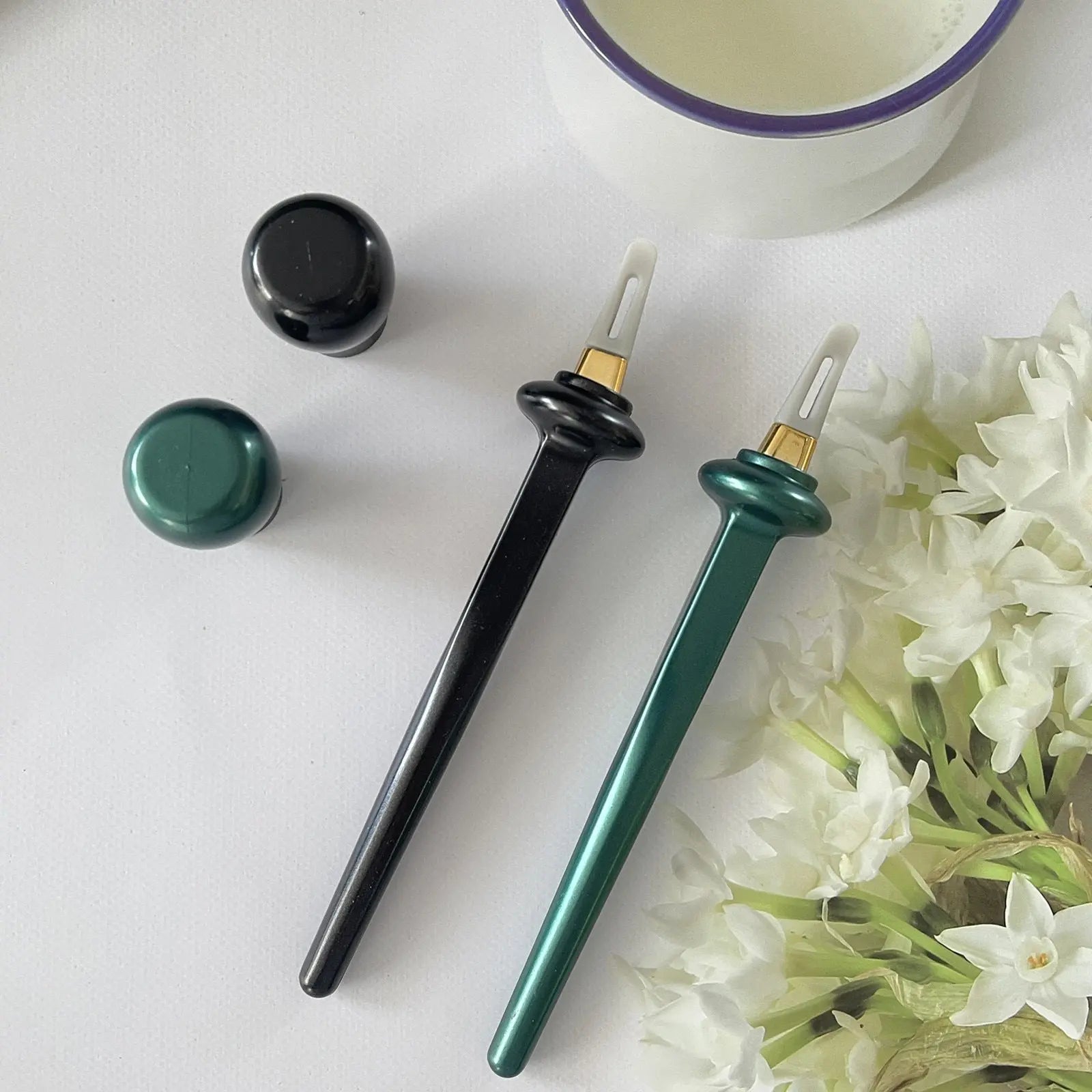 Eyeliner Set Ergonomic Applicator Waterproof Gel Smudge-Proof