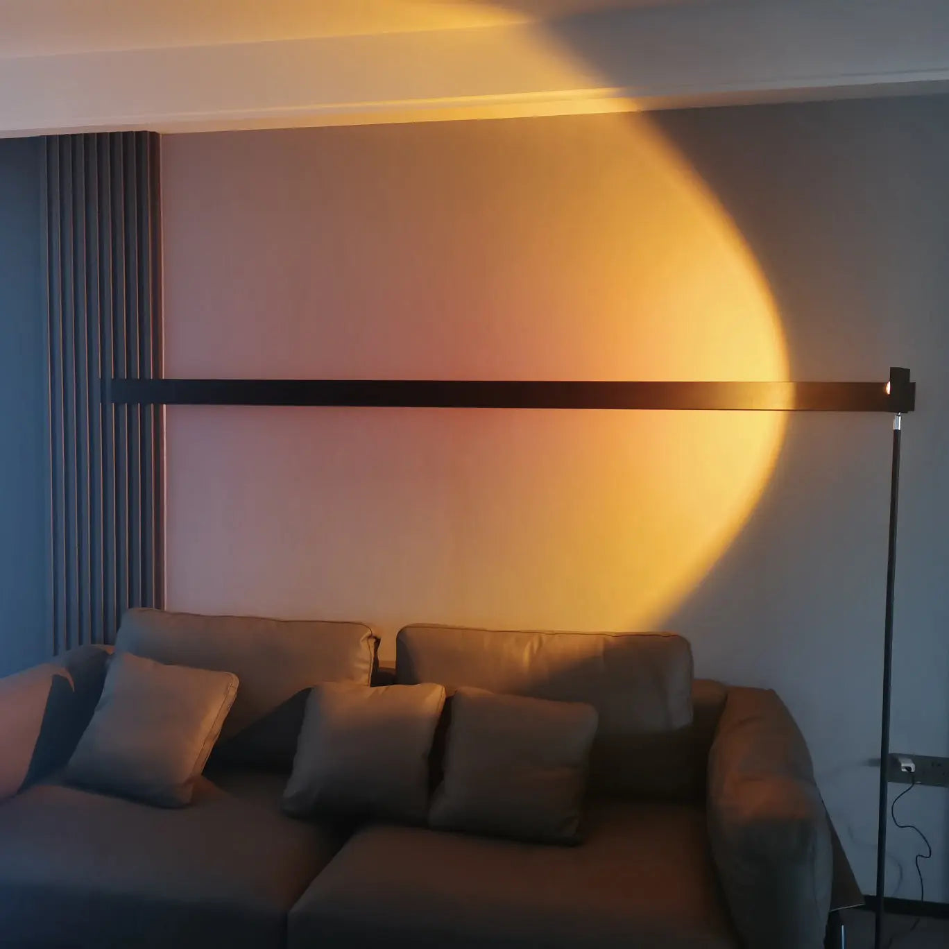 Floor Lamp LED Halo Projection Slim Aluminum